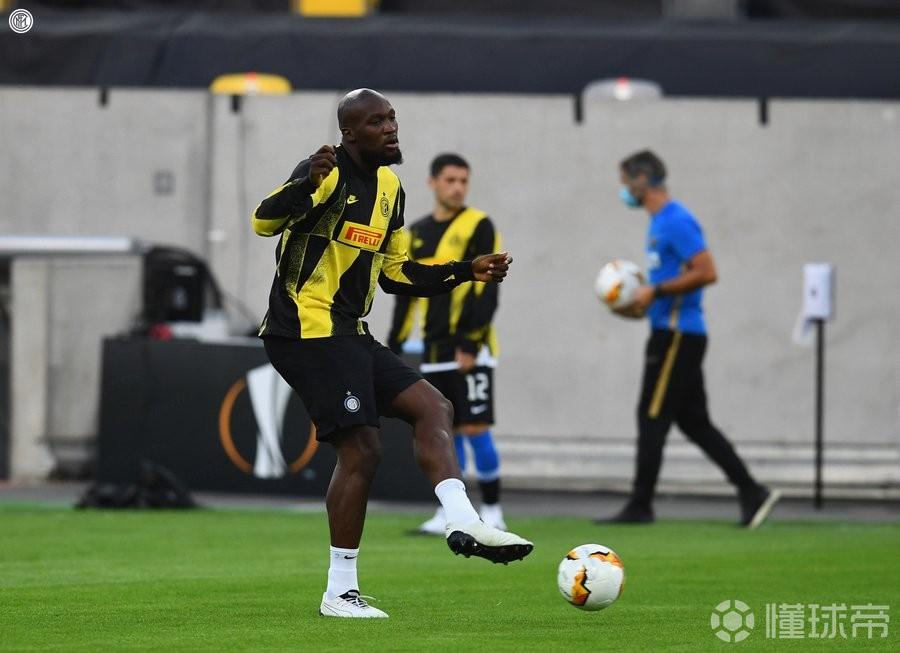 九游-欧联赛程吃紧，尤文图斯关键时刻迎来里程碑，更衣室稳定，赛程密集仍需轮换(尤文图斯赛程锦集)